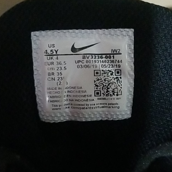 Nike Team Hustle Quick Shoes Black White Size 4.5 - Picture 8 of 9